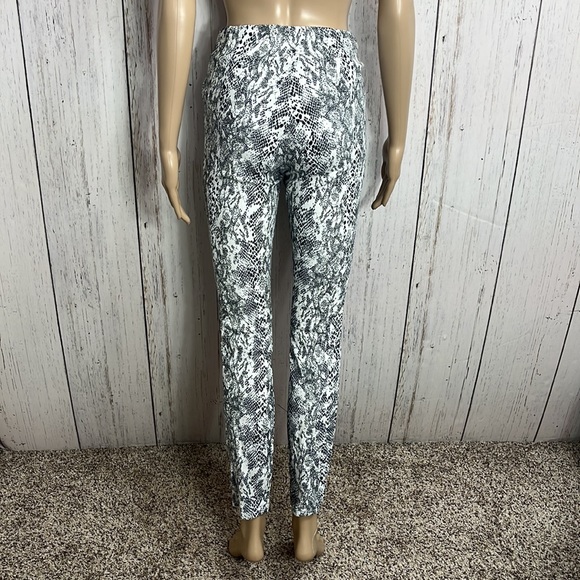 COPY - Nicki Minaj Hi Rise Skinny Cotton Spandex Pants Button Fly Junior 3/4 Wo… - Picture 2 of 12